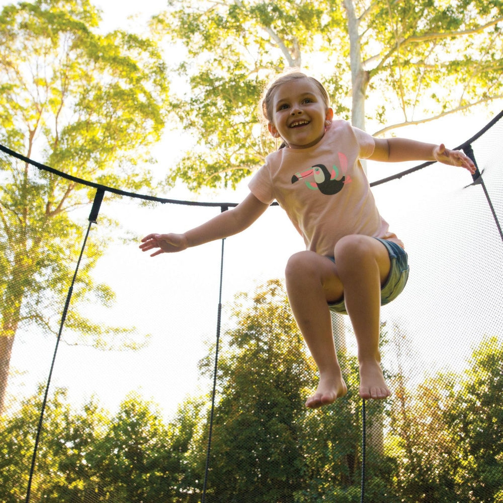 Springfree Medium Oval Trampoline With Enclosure