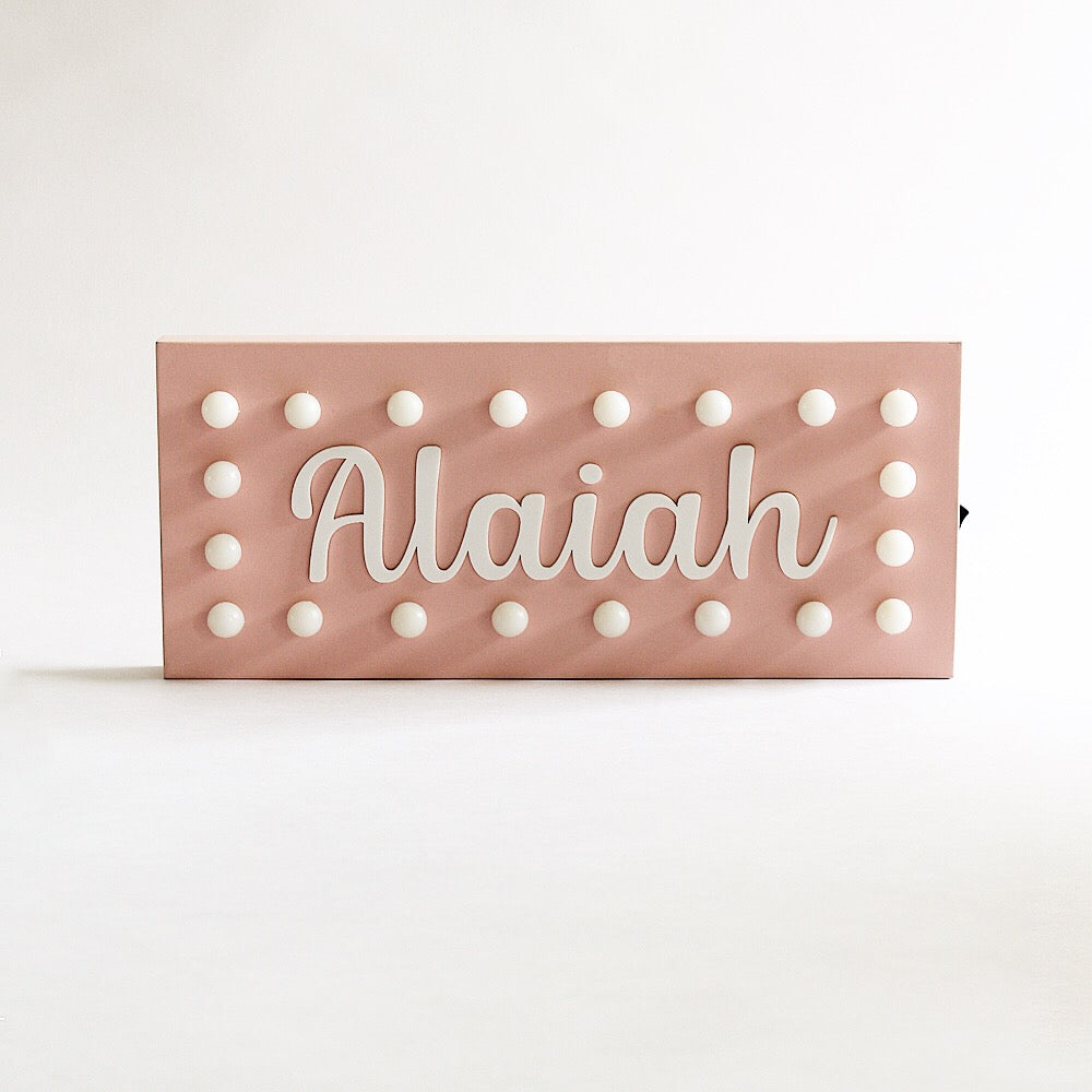 Hollywood Name Light - Pink